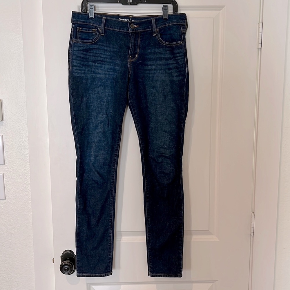 Old navy- original, mid-rise, jeans, size 6 regular